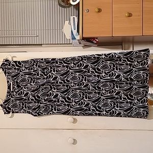 💥💥💥 HOT SALE Tahari Floral Dress Size 8 Color Black and White